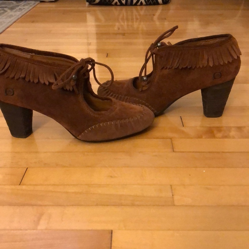 Born leather fringe heels​​​​​​​​​​​​​​​